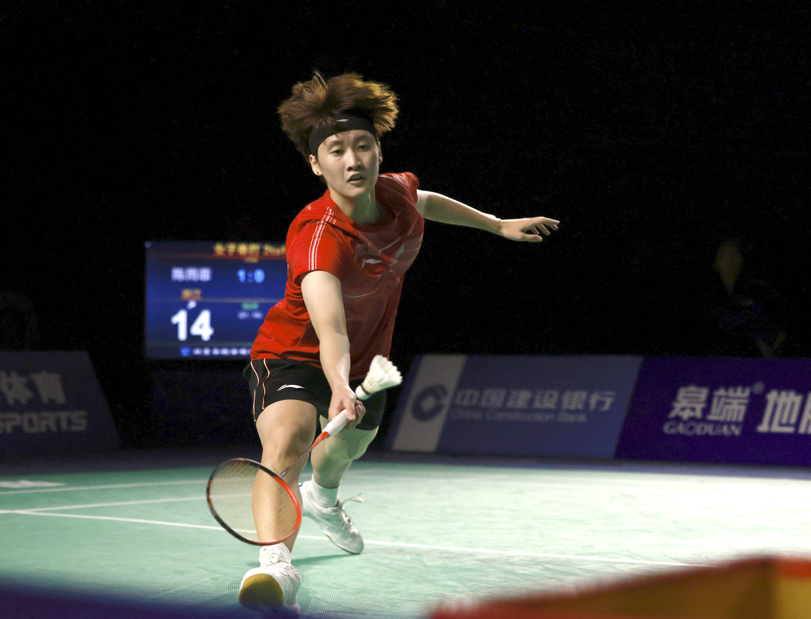 争论更是屡 争论更是屡